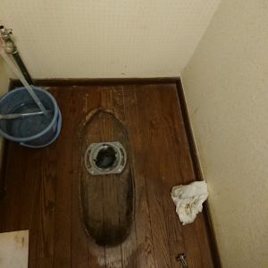INAXトイレ取り外し後