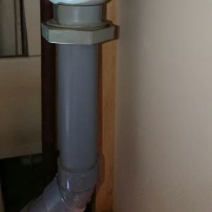 小さめ排水栓下側の画像