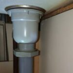 小さめ排水栓交換前の画像