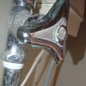 トイレ元栓の画像