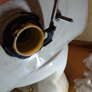 ぼろぼろの密結パッキンの画像