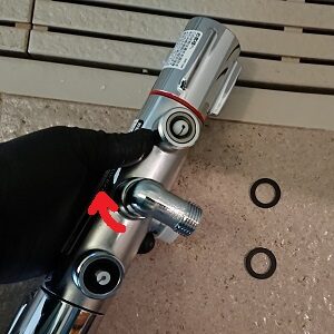 シャワーエルボ外し方の画像